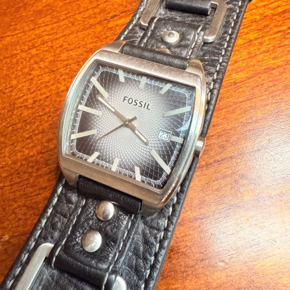Fossil Watch JR-1279 VTG Leather Needs Battaries